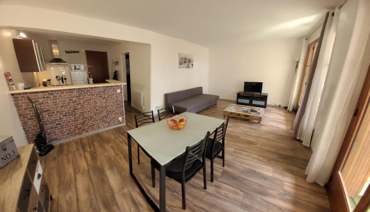 Апартаменты Au Calme, 200M Du Centre T2 Avec Balcon Et Parking Каси Экстерьер фото